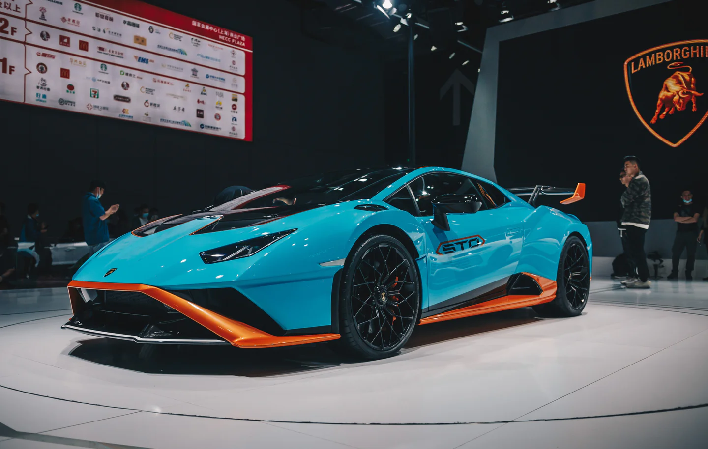 Renisetté European supercar tour moment